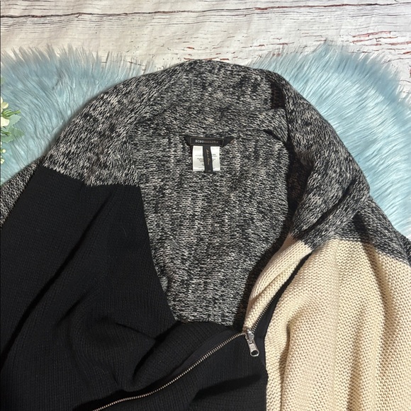 BCBGMAXAZRIA Wool Cashmere Blend Asymmetrical Colorblock Zip Sweater sz XS - Picture 2 of 8